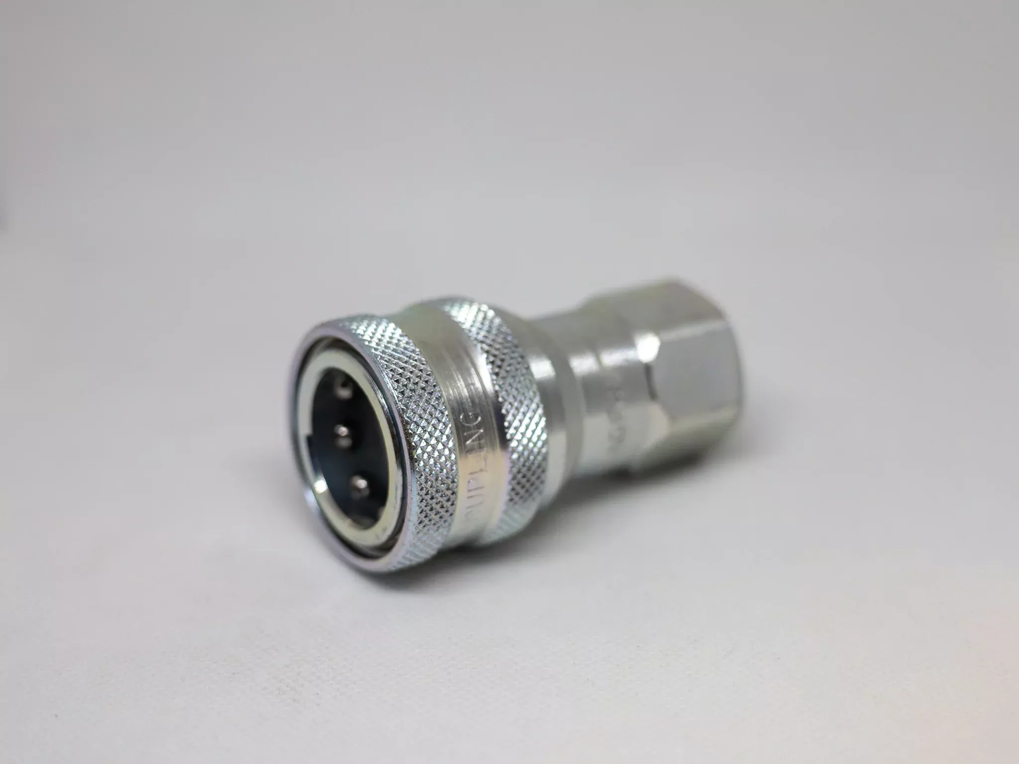 2AGF2-PV (1/4" Body x 1/4" - 18 FEMALE NPTF COUPLER)